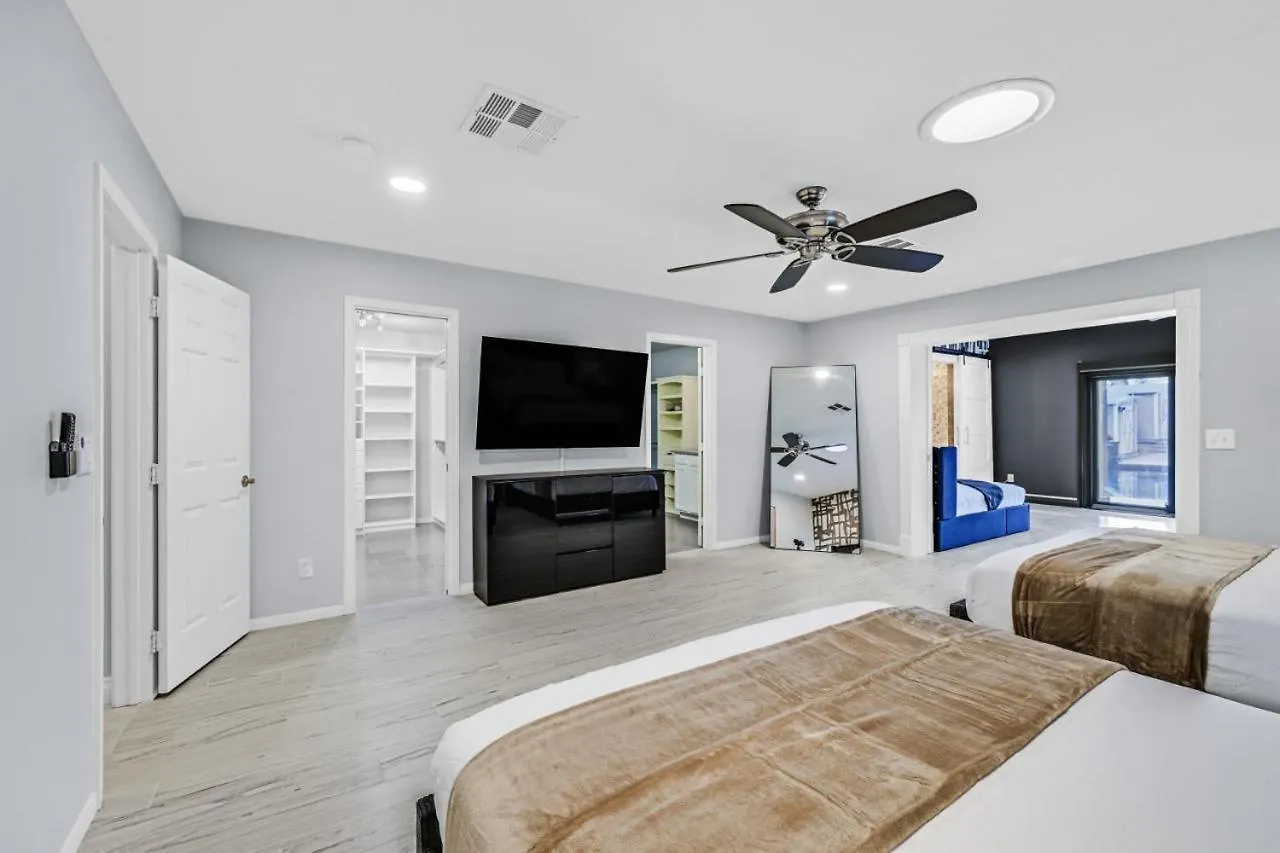New Luxurious 6Br Villa Near Lv Strip W Pool & Spa Las Vegas Vakantiehuis