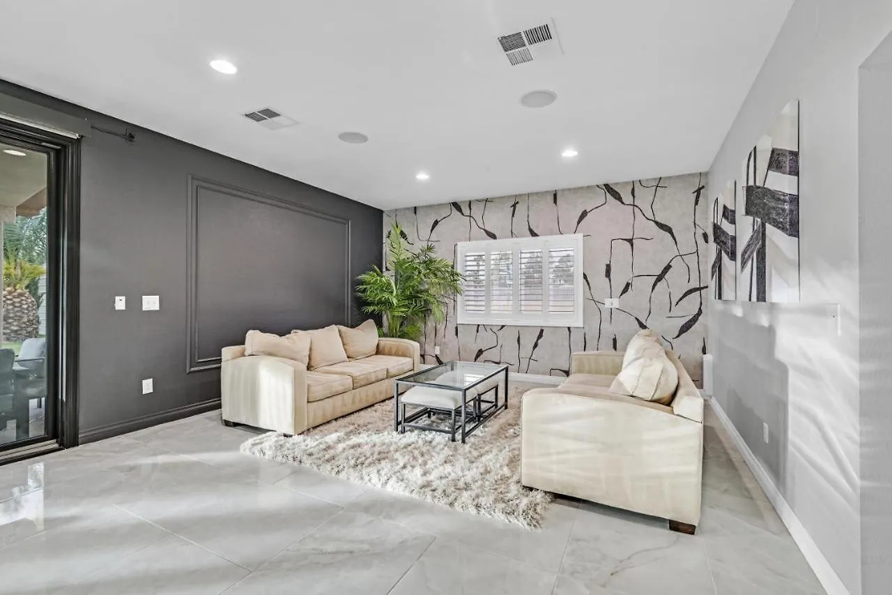 New Luxurious 6Br Villa Near Lv Strip W Pool & Spa Las Vegas