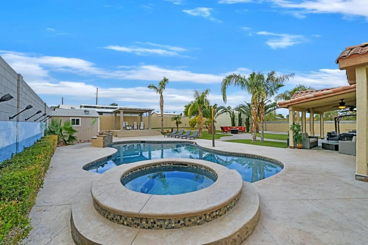 New Luxurious 6Br Villa Near Lv Strip W Pool & Spa ラスベガス 別荘